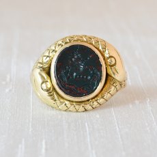 画像1: 15ct.ゴールド・ブラッドストーンインタリオリング  ( RESEVED) (1)