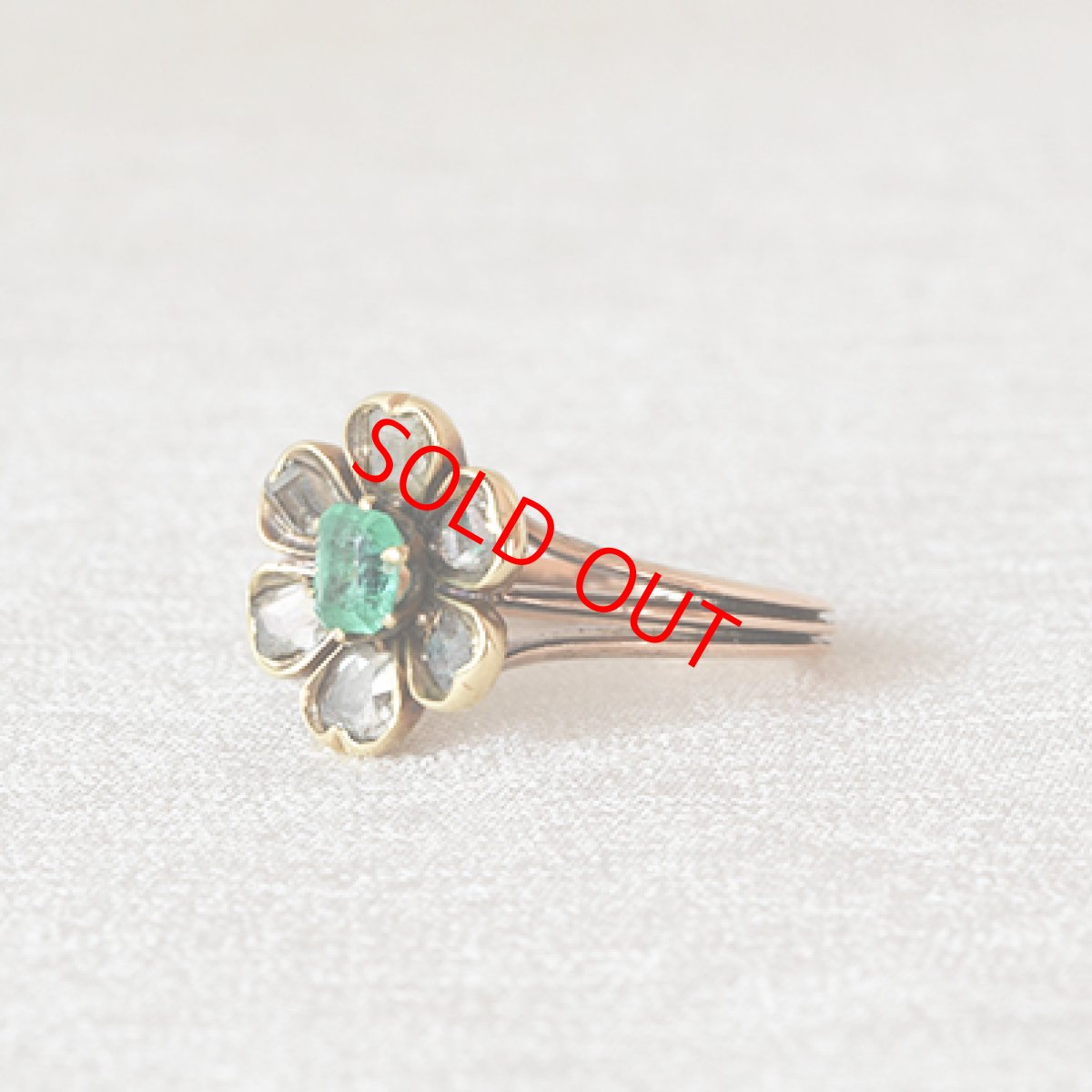 画像2: Soldゴールド・エメラルド・ダイヤモンドリング (2)