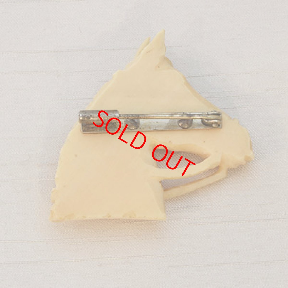 画像2: シルバー・アイボリーブローチ (2)