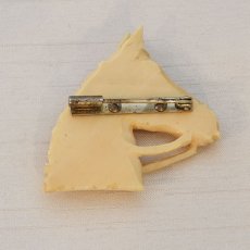 画像2: シルバー・アイボリーブローチ (2)