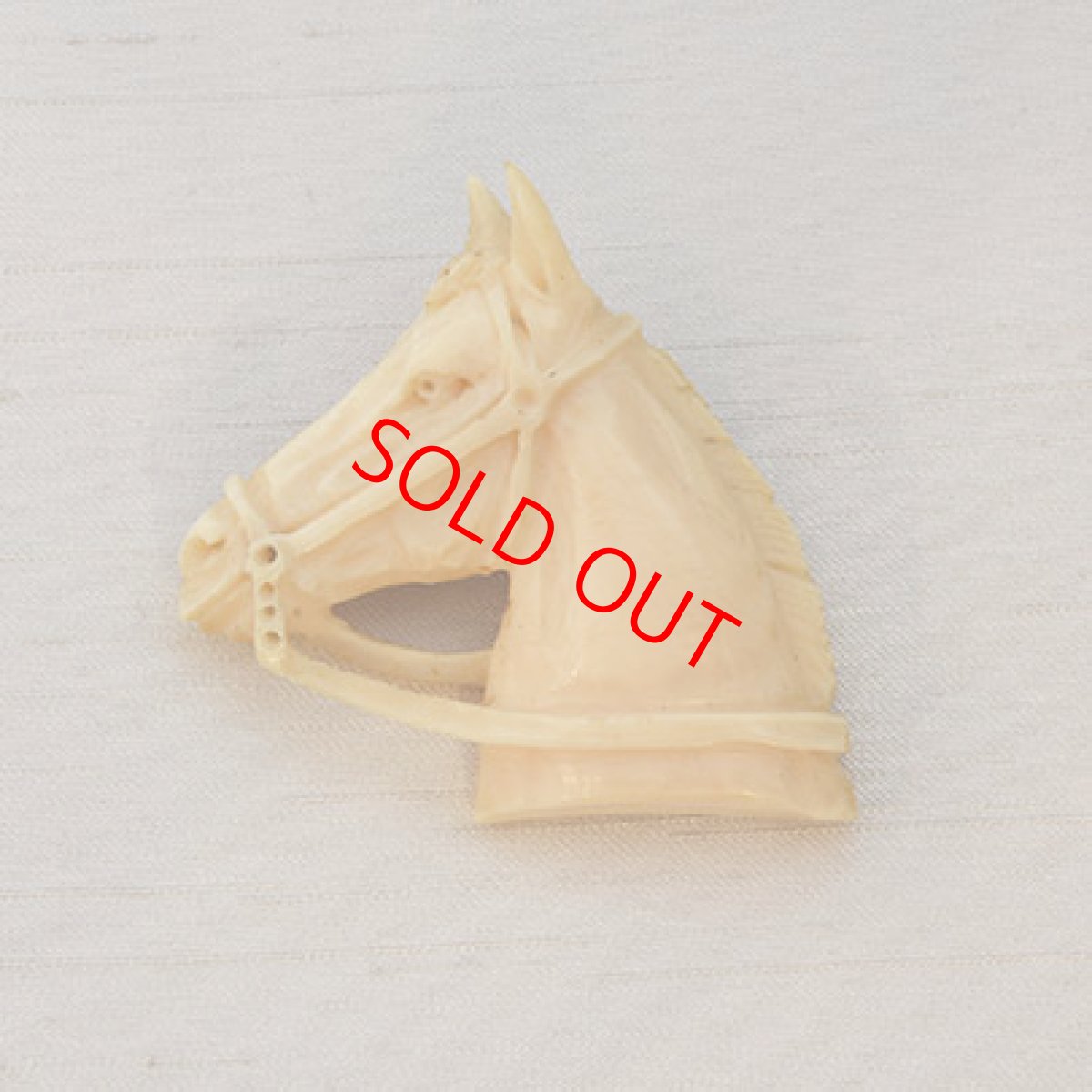 画像1: シルバー・アイボリーブローチ (1)