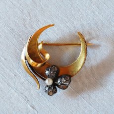画像1: 18ct..Svダイヤモンド・パールブローチ (1)