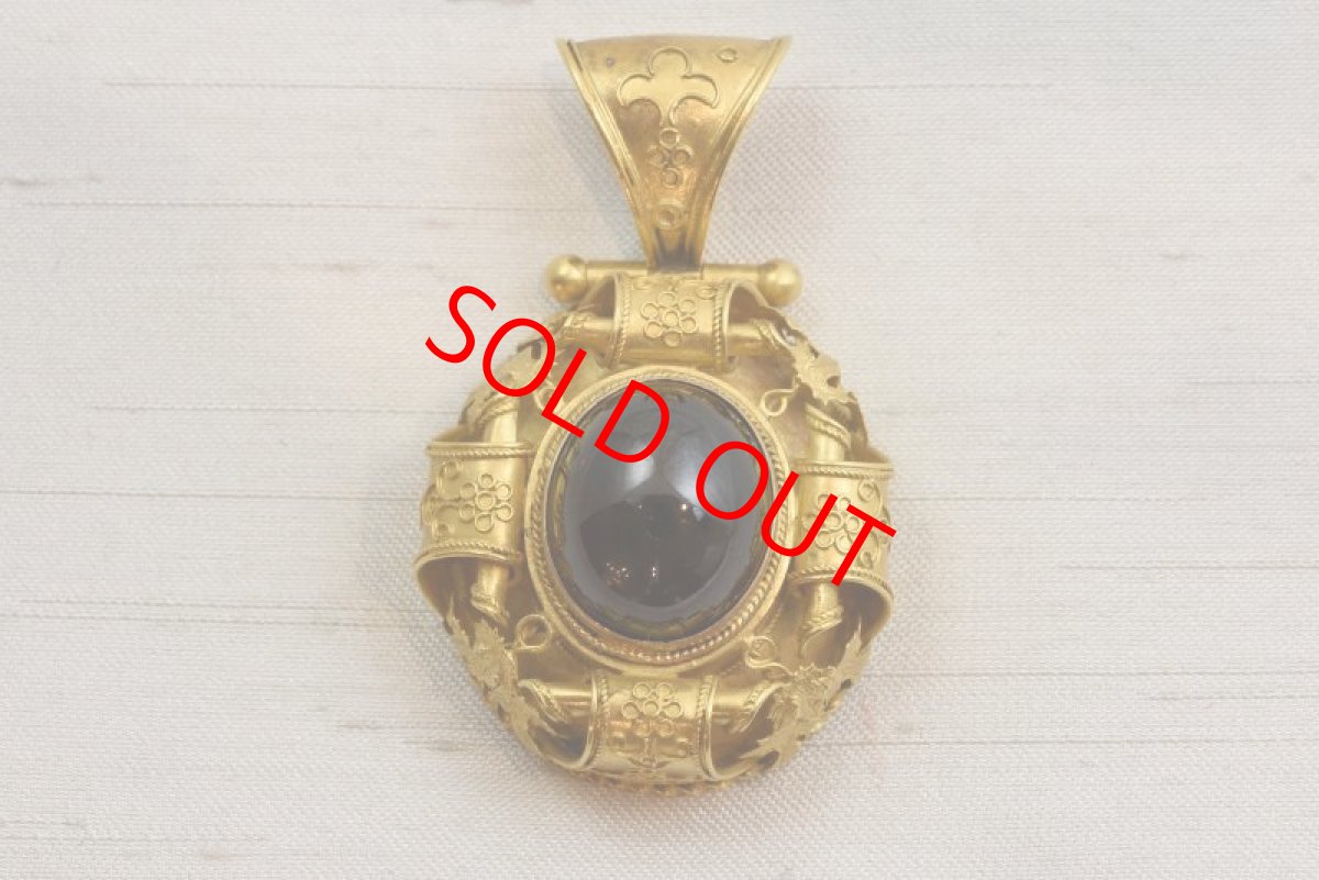 画像1: Sold GOLD.ガーネットペンダント (1)