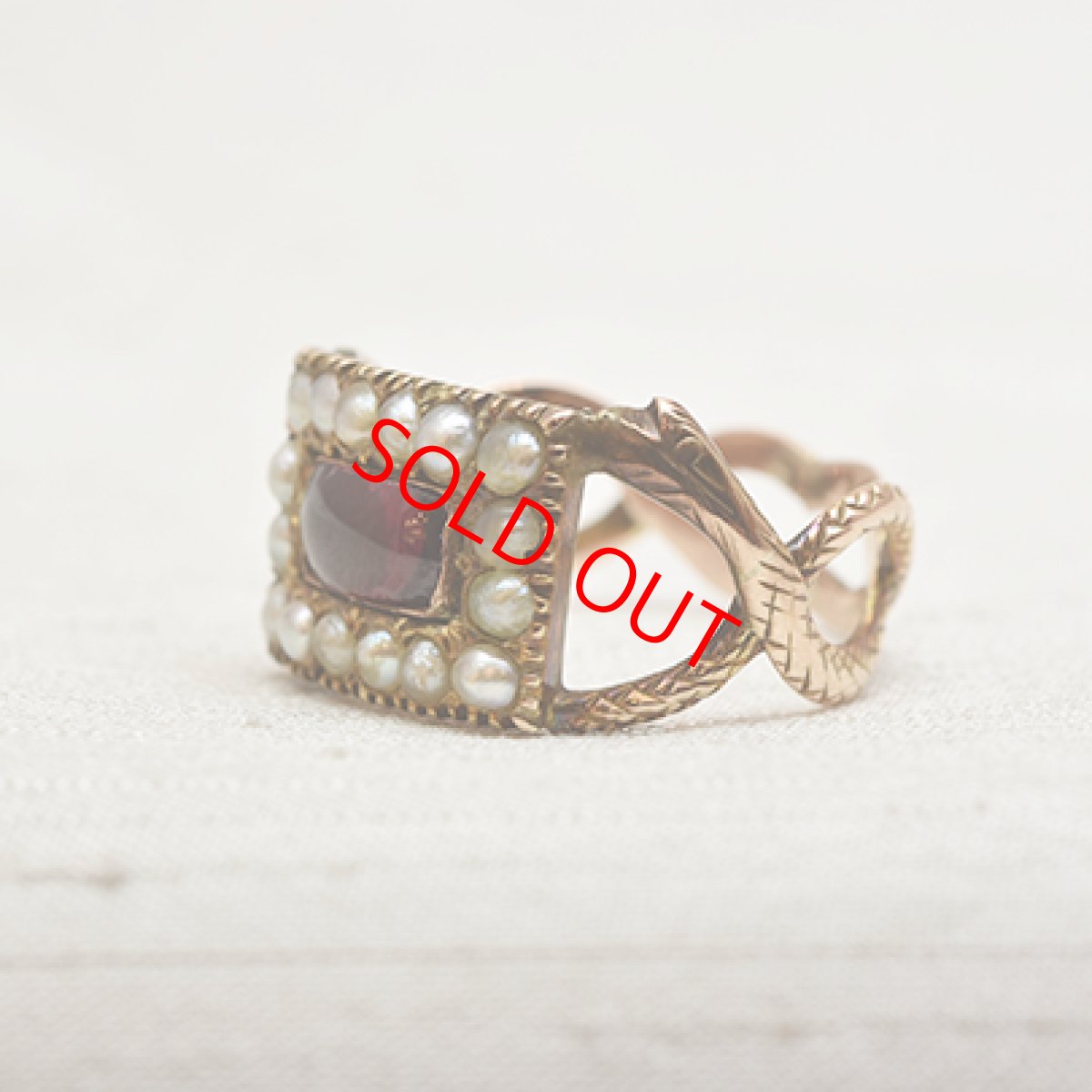 画像2: GOLD.ガーネット・パールリング  (2)