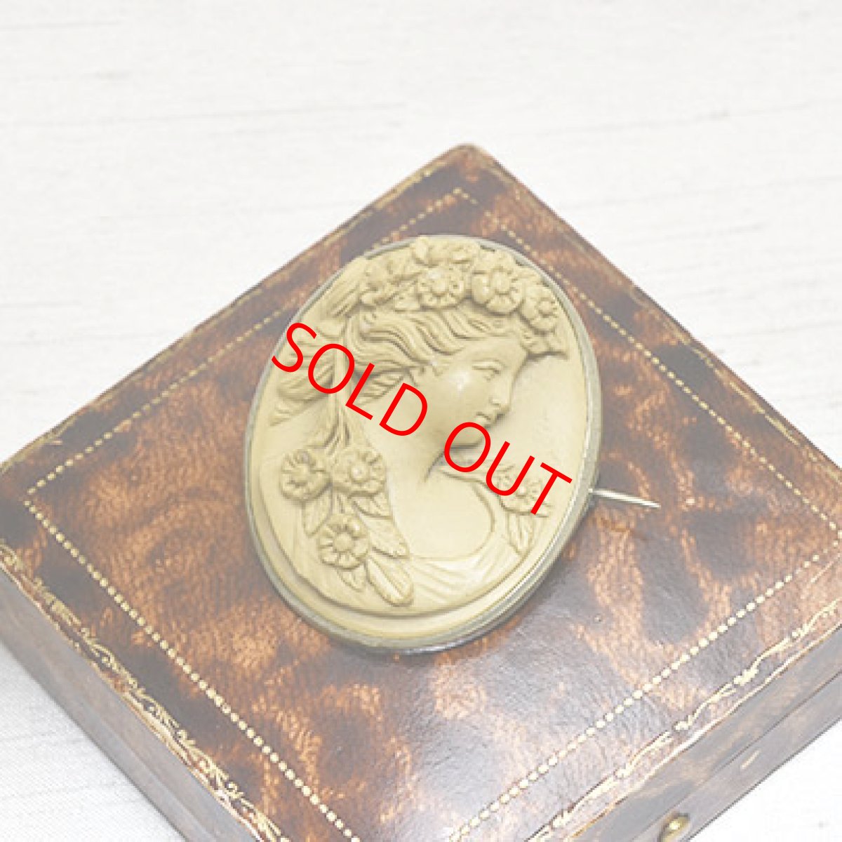 画像5: Sold メタル ラーヴァ カメオブローチ (5)