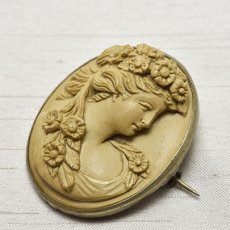 画像4: Sold メタル ラーヴァ カメオブローチ (4)