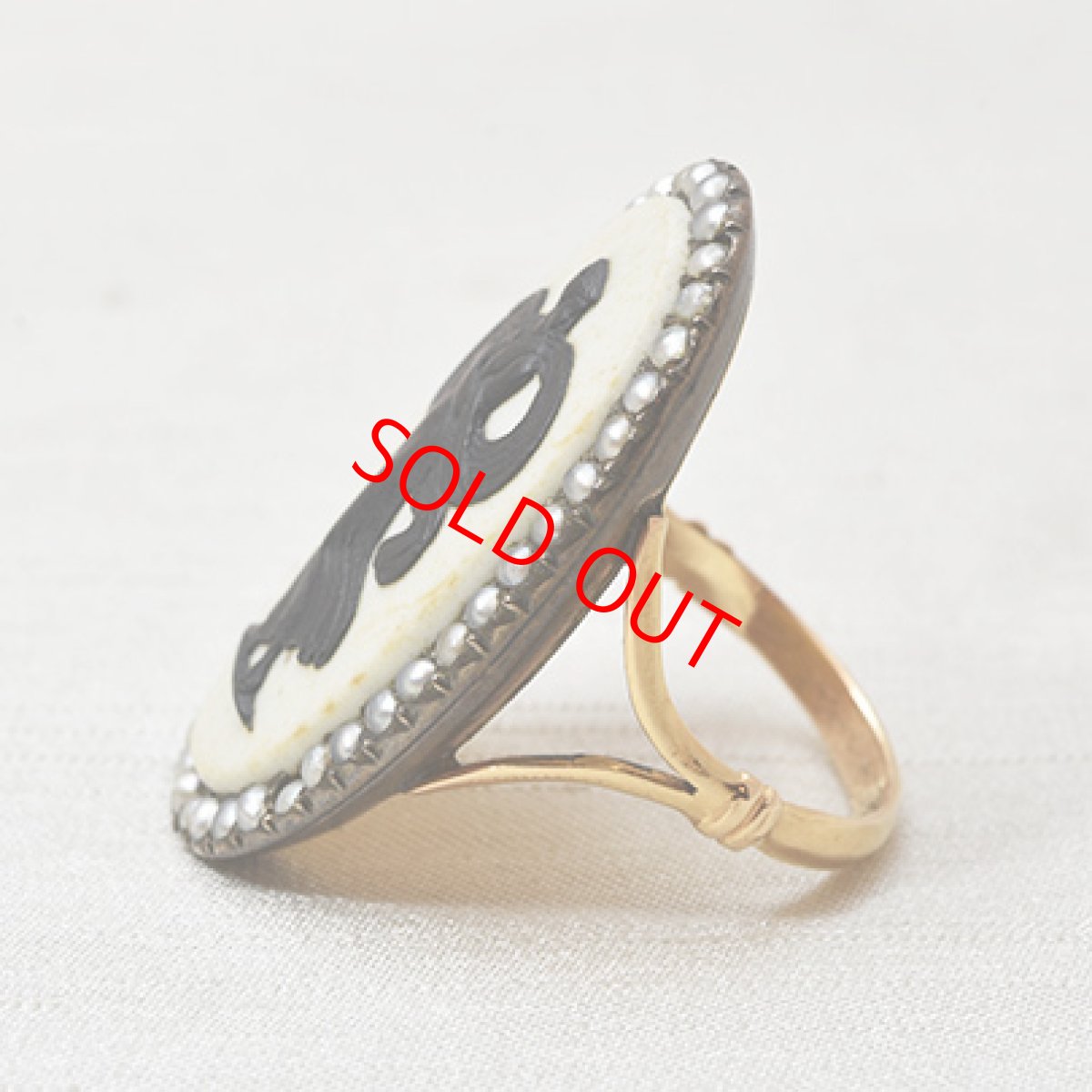 画像3: ゴールド・ウェッジウッドカメオリング (3)