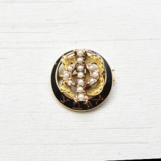 画像1: ゴールド・パール・エナメルブローチ (1)