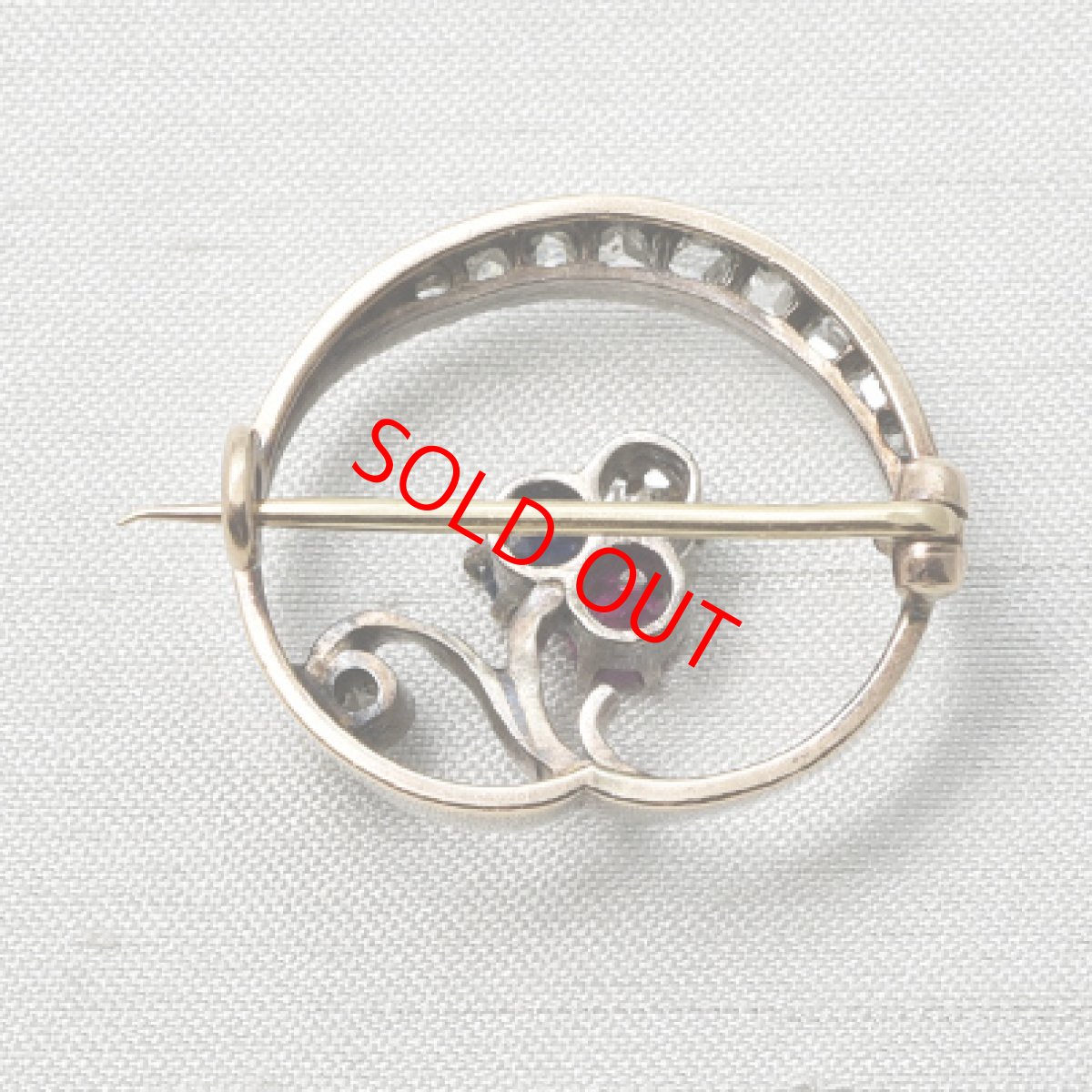 画像2: Sold ゴールド・シルバー・ダイヤモンド・サファイア・ルビーブローチ (2)