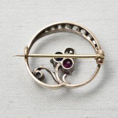 画像2: Sold ゴールド・シルバー・ダイヤモンド・サファイア・ルビーブローチ (2)