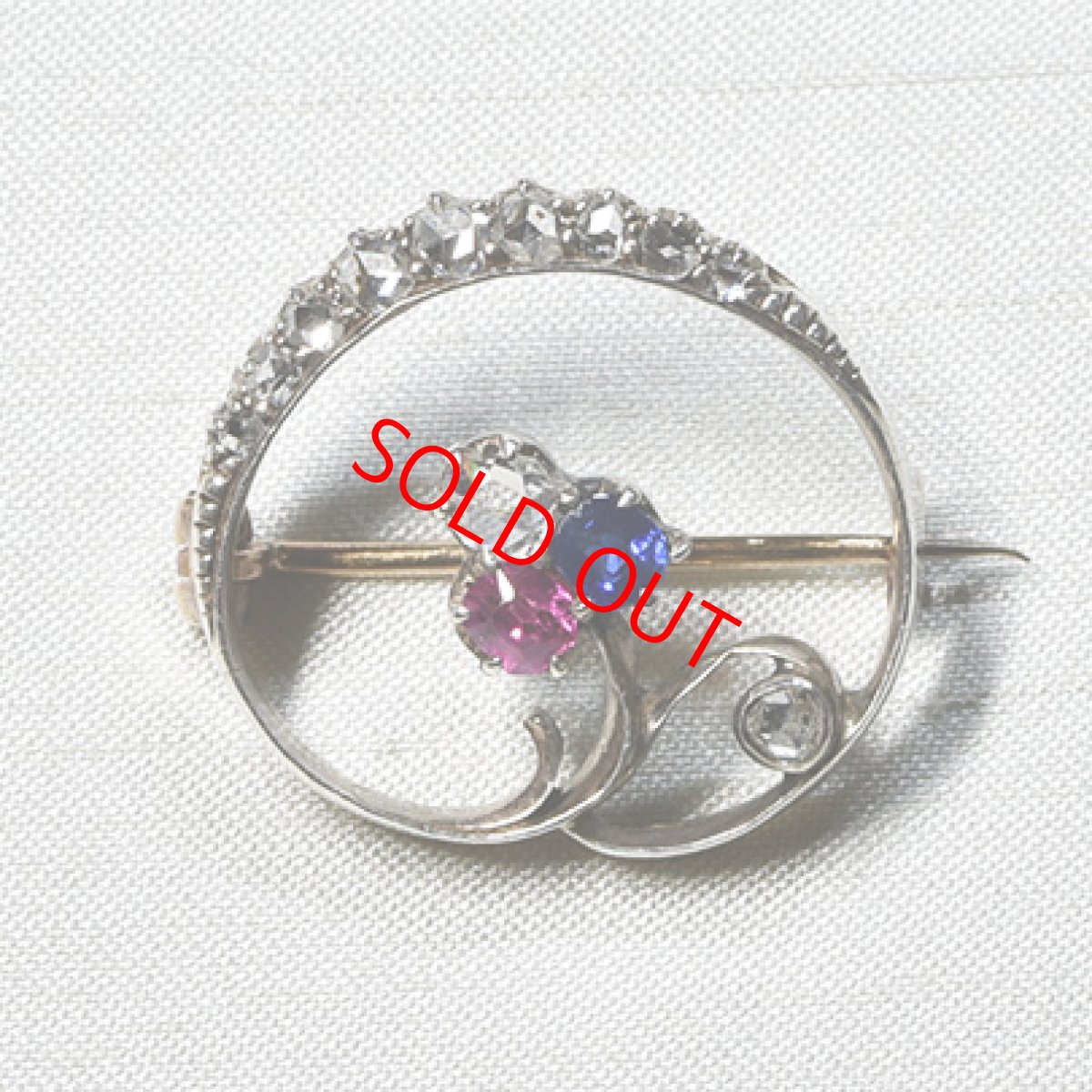 画像1: Sold ゴールド・シルバー・ダイヤモンド・サファイア・ルビーブローチ (1)