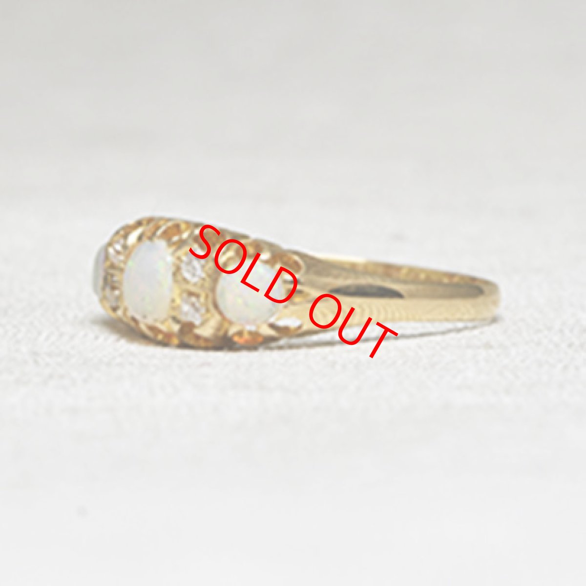 画像2: 18ct,オパール・ダイヤモンドリング Sold (2)