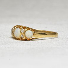 画像2: 18ct,オパール・ダイヤモンドリング Sold (2)