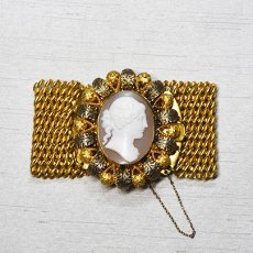 画像1: Sold ピンチベック シャルカメオブレスレット (1)