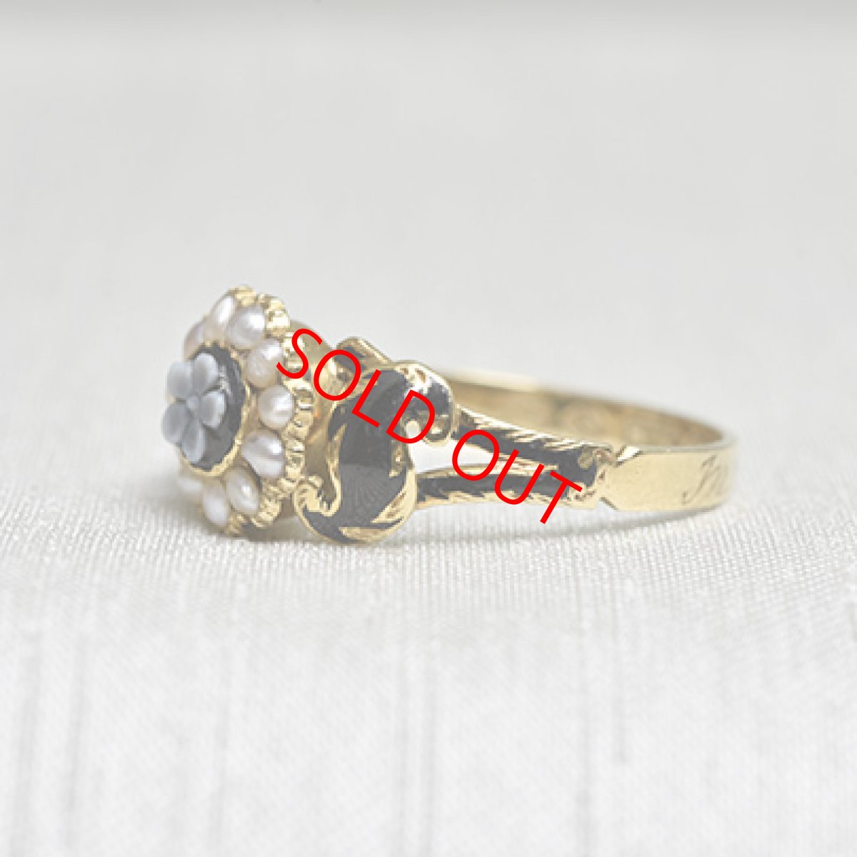 画像2: Sold 18ct.エナメル パール オニキス カメオリング (2)