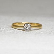 画像1: Sold ゴールド・ダイヤモンドリング（18金） (1)