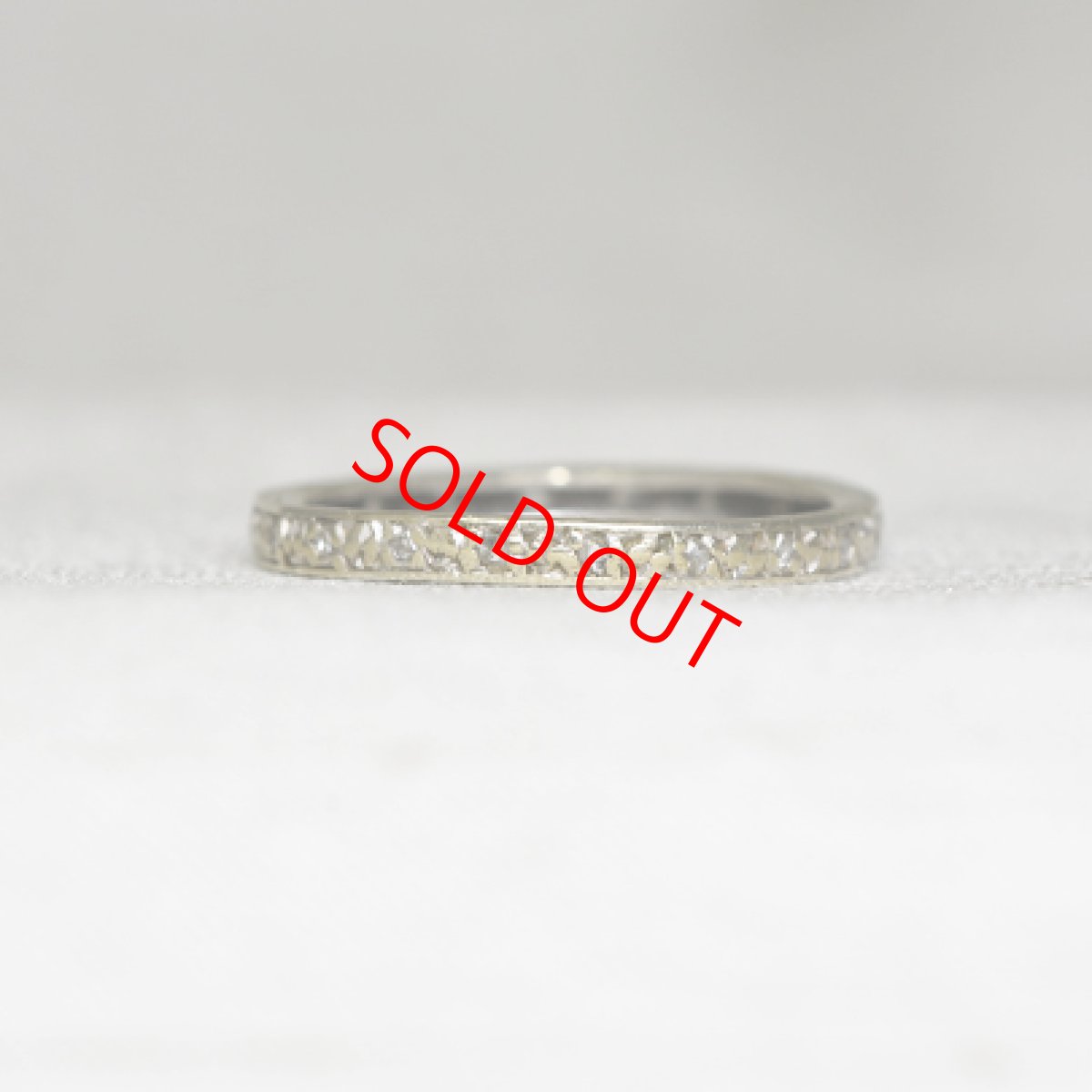 画像1: SOLD ホワイトゴールド・ダイヤモンド エタニティリング 9金 (1)