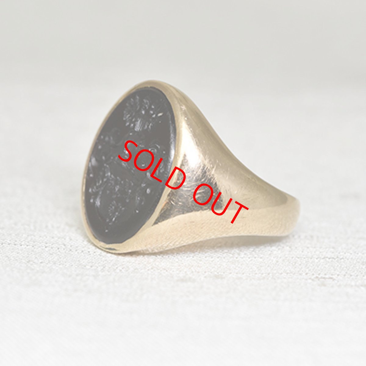 画像2: Sold ゴールド・オニキスインタリオリング (2)