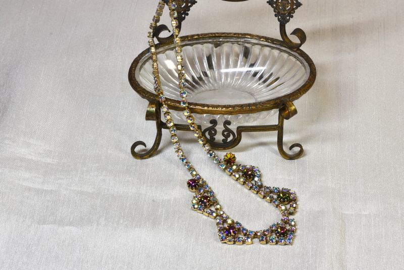 本日、ヴィンティージアクセサリー・コスチュームジュエリーを9点アップいたしました。