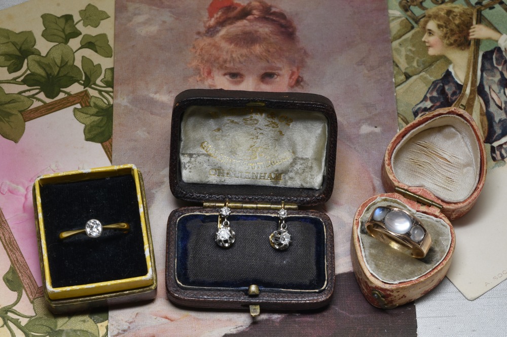 本日3点のジュエリーを追加更新いたしました